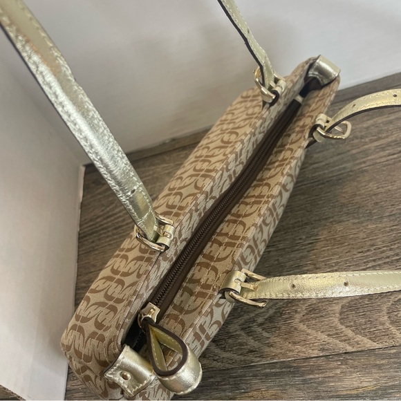 Fossil Vintage Brown Shoulder Bag. Hobo style. Pre-owned. Great condition. - Picture 8 of 15